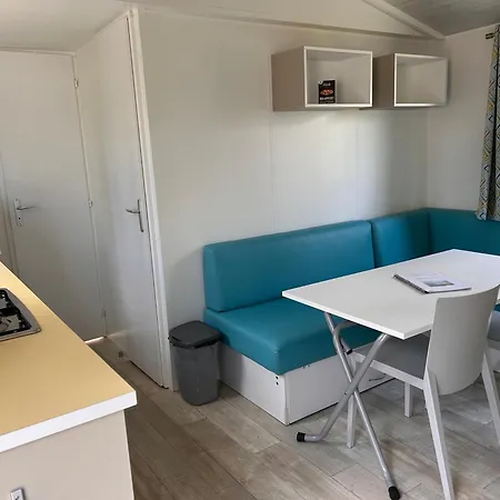 Camping Les Petites Minaudieres Coussay-les-Bois Quarto foto
