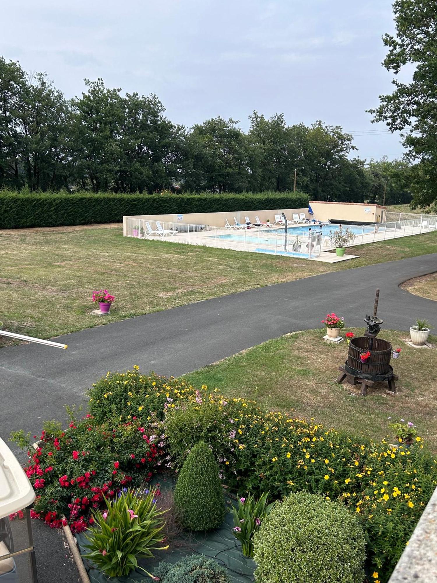 Campsite Les Petites Minaudieres Coussay-les-Bois